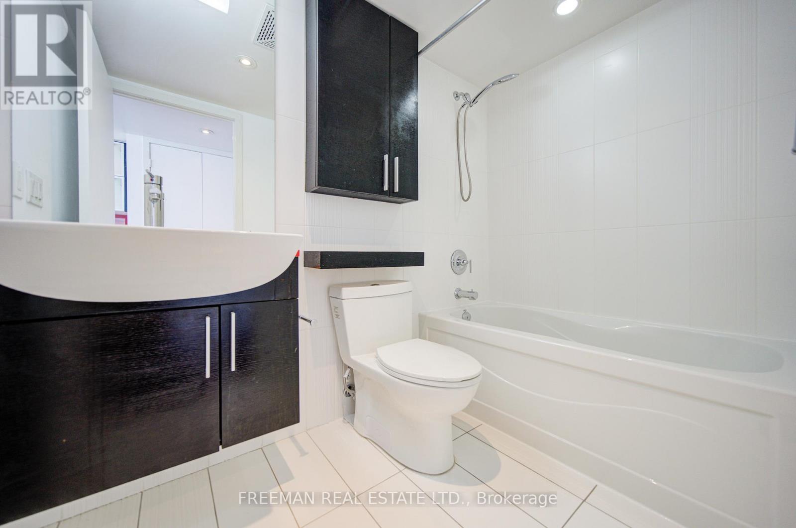 1007 - 25 Capreol Court, Toronto (Waterfront Communities), Ontario  M5V 3Z7 - Photo 21 - C13082122