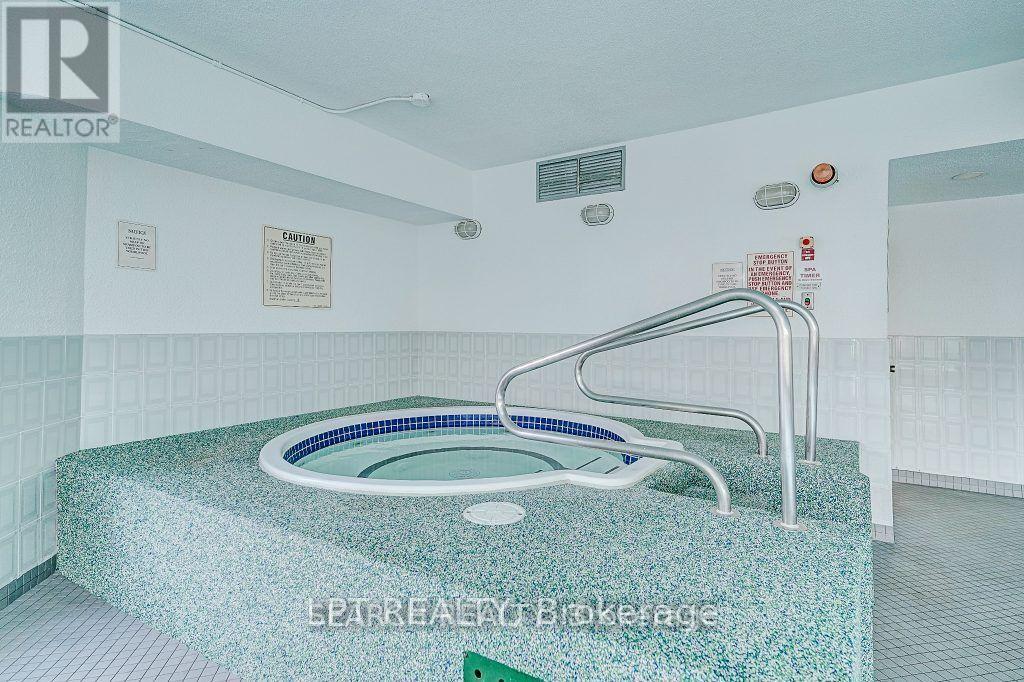 1101 - 10 Dean Park Road, Toronto (Rouge), Ontario  M1B 3G8 - Photo 11 - E13082118
