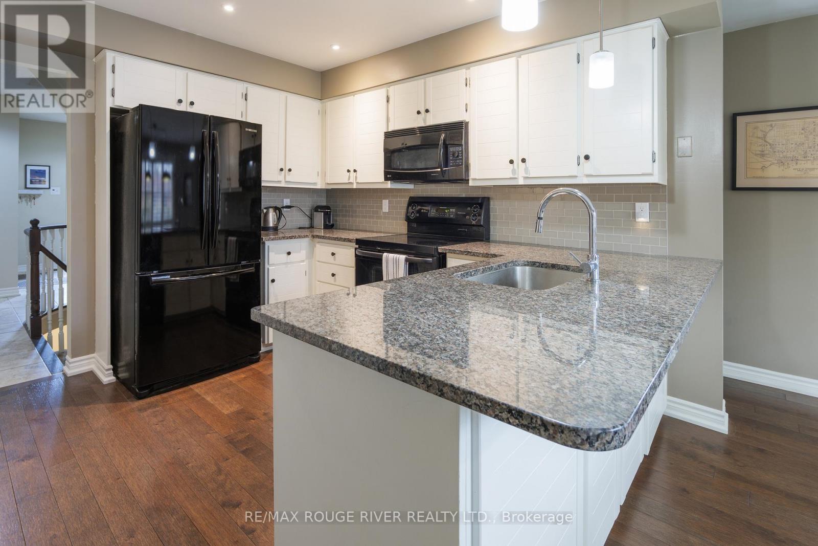 2052 Lynn Heights Drive, Pickering (Liverpool), Ontario  L1X 1N8 - Photo 11 - E13082120