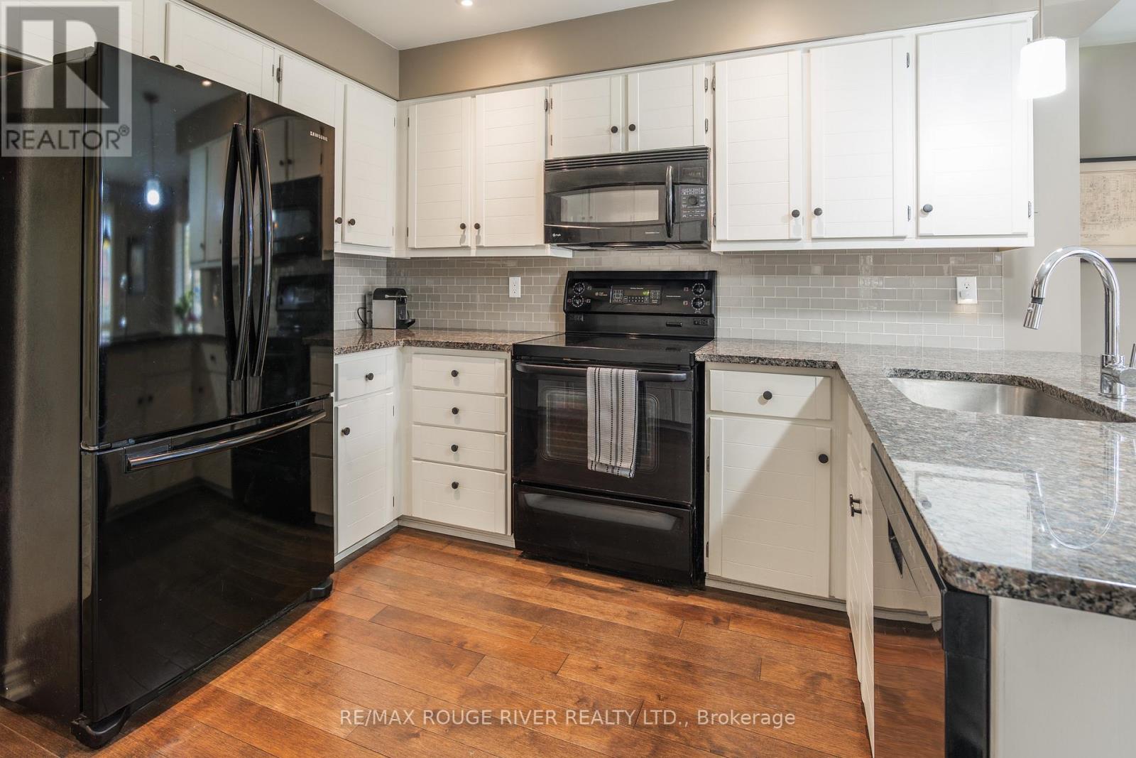 2052 Lynn Heights Drive, Pickering (Liverpool), Ontario  L1X 1N8 - Photo 12 - E13082120