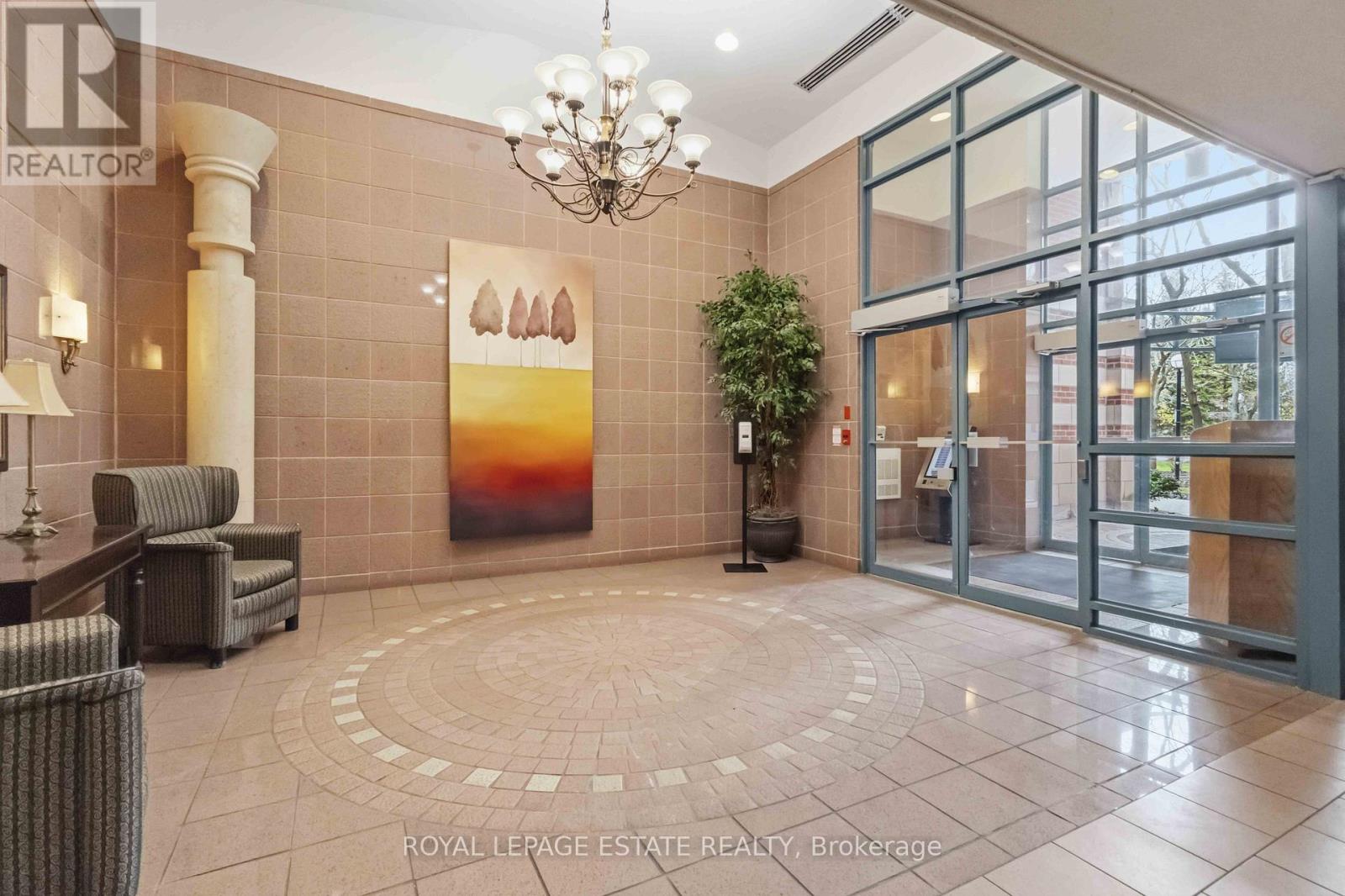 701 - 1093 Kingston Road, Toronto (Birchcliffe-Cliffside), Ontario  M1N 4E2 - Photo 4 - E13082148