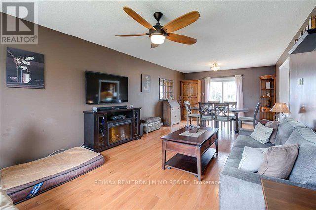 745 Third Avenue, Georgina (Historic Lakeshore Communities), Ontario  L0E 1S0 - Photo 3 - N13082104