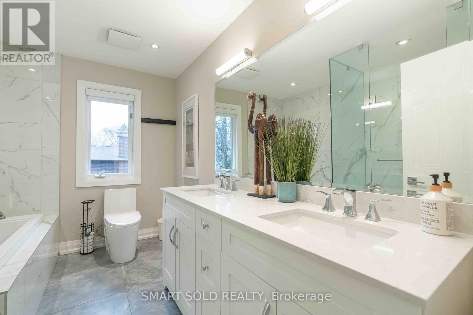 107 Arnold Avenue, Vaughan (Crestwood-Springfarm-Yorkhill), Ontario  L4J 1B6 - Photo 32 - N13082130