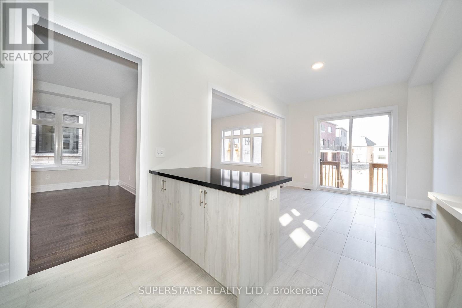215 Archerhill Circle, Whitchurch-Stouffville, Ontario  L4G 4E2 - Photo 10 - N13082140