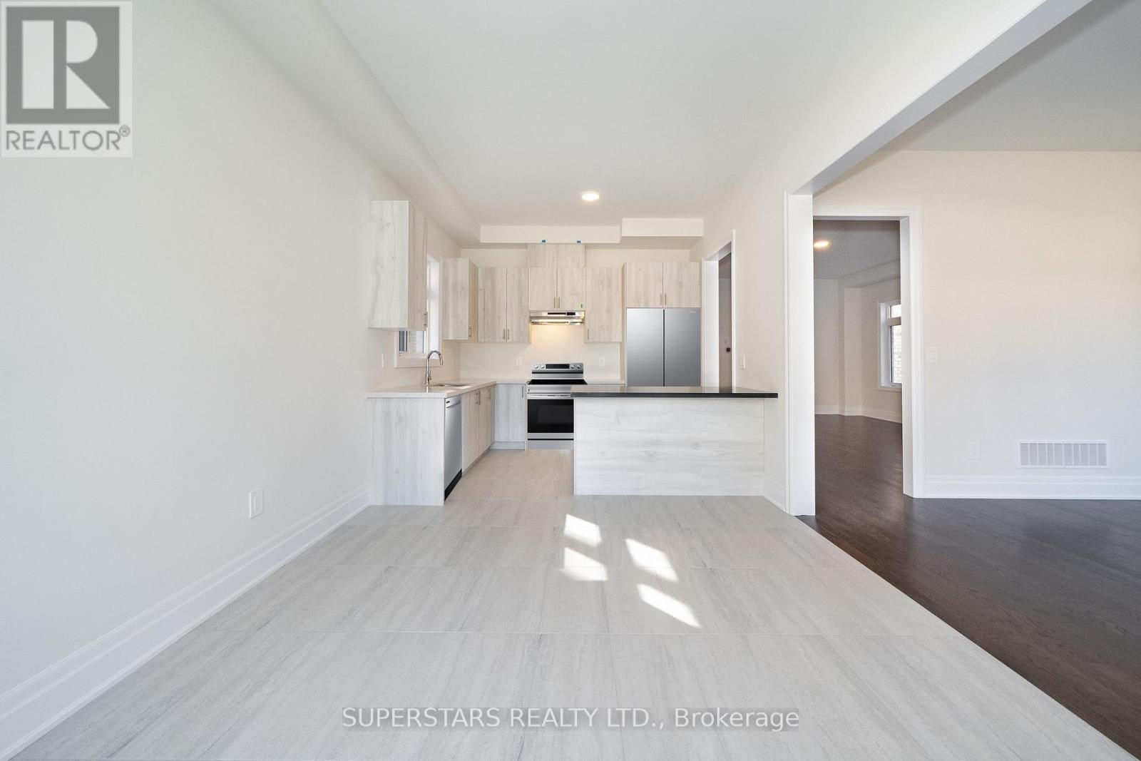 215 Archerhill Circle, Whitchurch-Stouffville, Ontario  L4G 4E2 - Photo 12 - N13082140