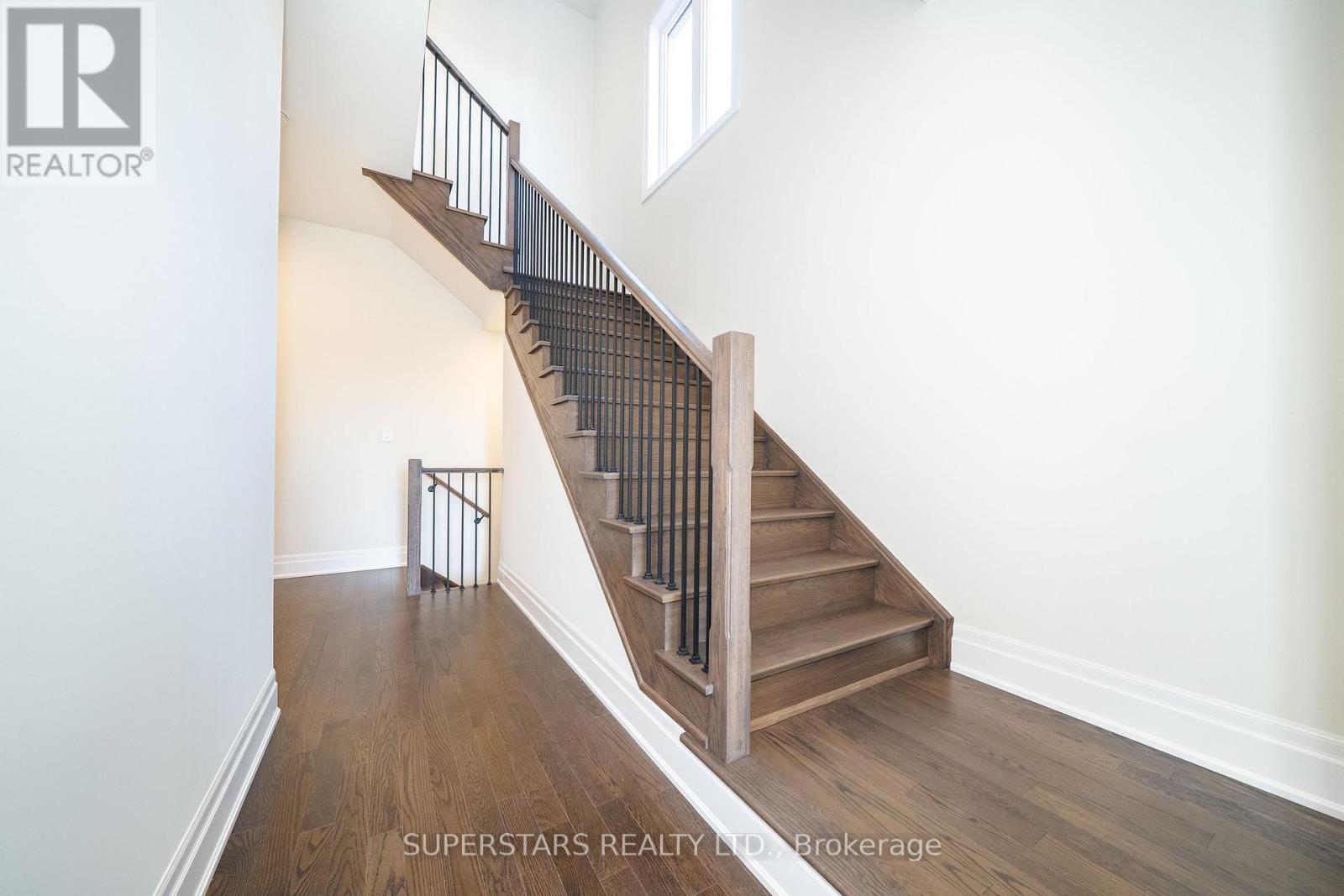 215 Archerhill Circle, Whitchurch-Stouffville, Ontario  L4G 4E2 - Photo 4 - N13082140