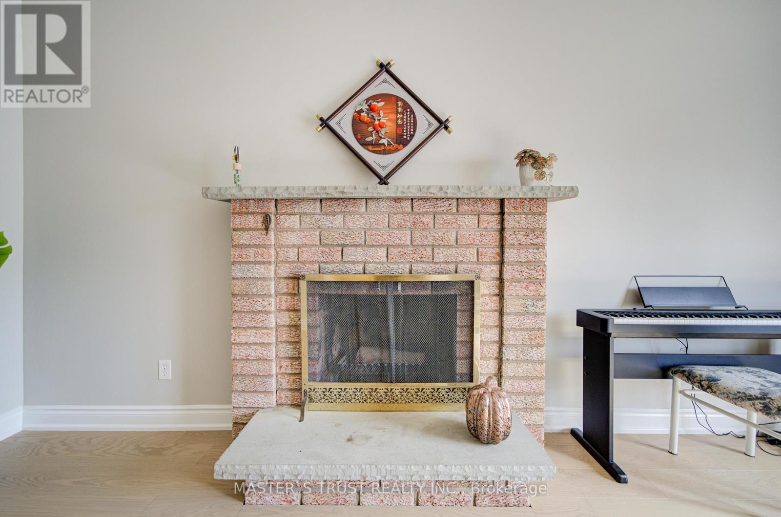 1017 Lucerne Crescent, Mississauga (Creditview), Ontario  L5C 3X6 - Photo 10 - W13082170