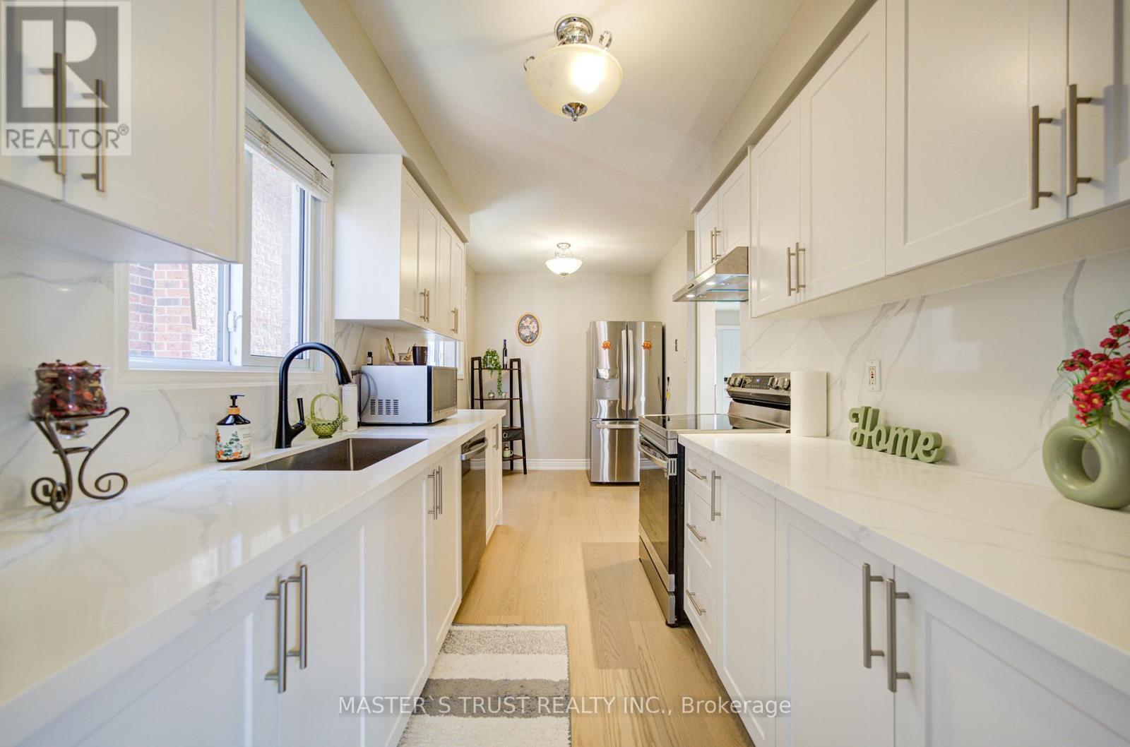 1017 Lucerne Crescent, Mississauga (Creditview), Ontario  L5C 3X6 - Photo 13 - W13082170