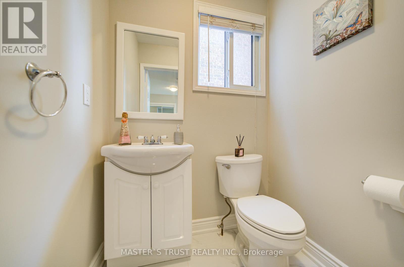 1017 Lucerne Crescent, Mississauga (Creditview), Ontario  L5C 3X6 - Photo 5 - W13082170