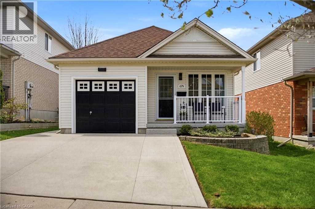 679 Zermatt Drive, Waterloo, Ontario  N2T 2V2 - Photo 3 - 40826666