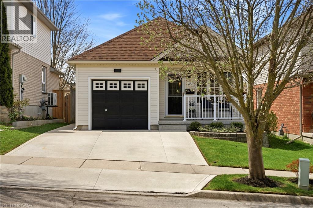 679 Zermatt Drive, Waterloo, Ontario  N2T 2V2 - Photo 2 - 40826666