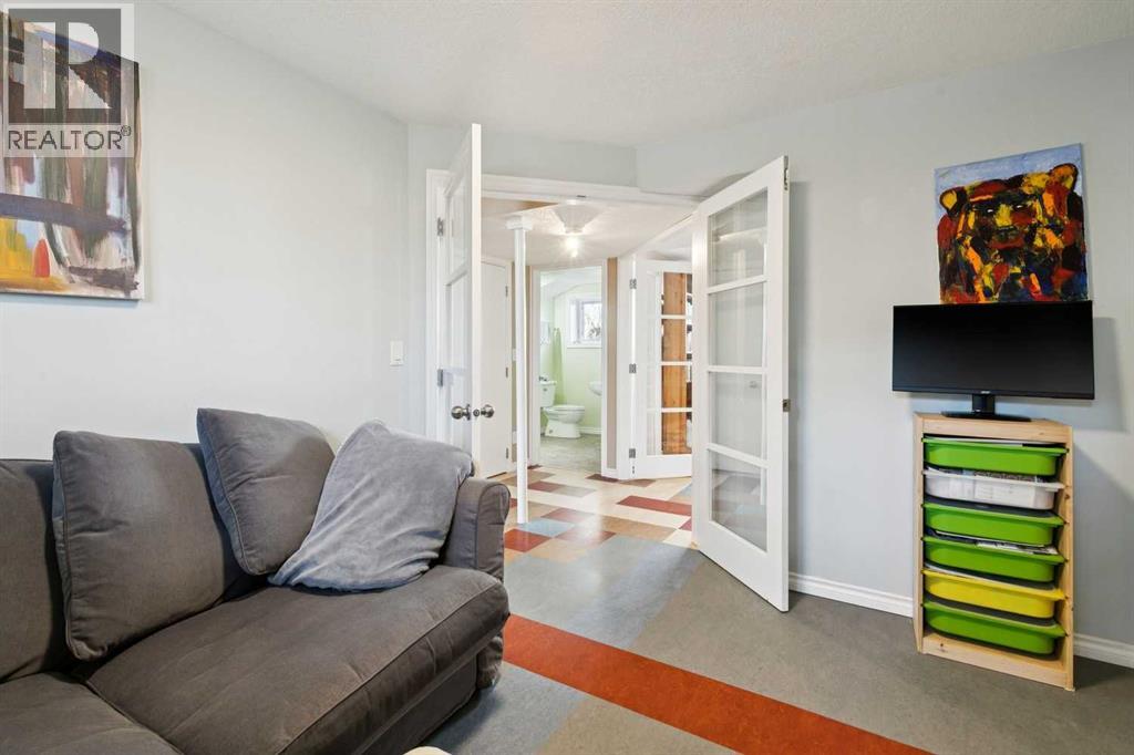 6608 Silverview Road NW, Calgary, Alberta  T3B 3L6 - Photo 22 - A2305940