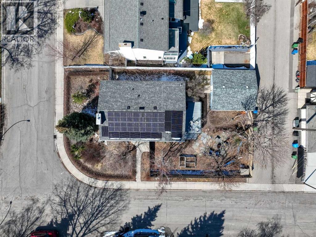6608 Silverview Road NW, Calgary, Alberta  T3B 3L6 - Photo 3 - A2305940