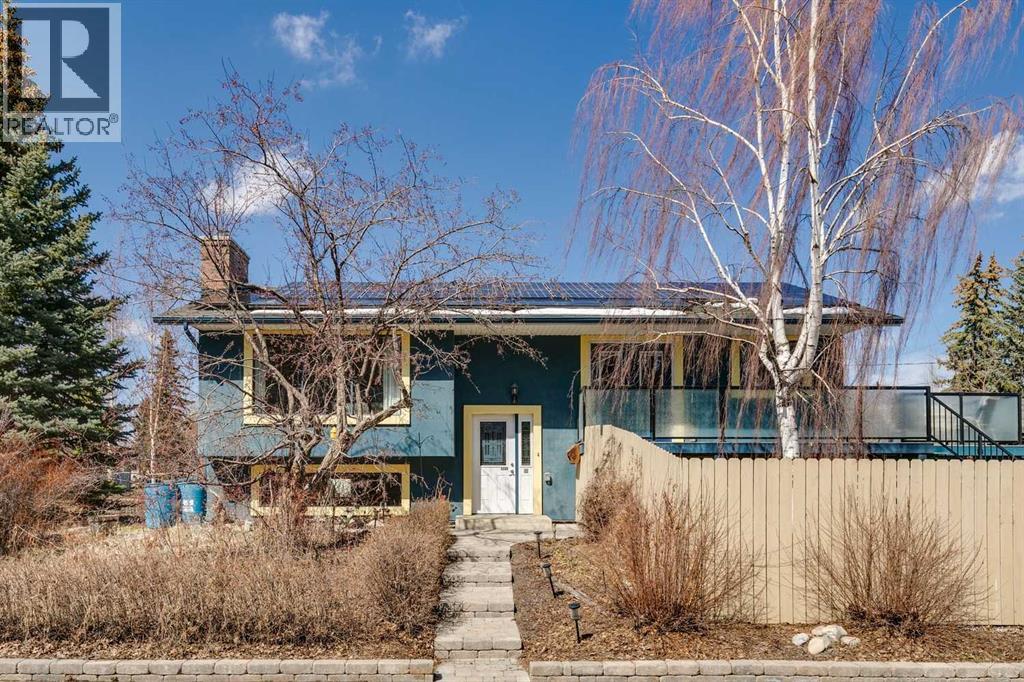 6608 Silverview Road NW, Calgary, Alberta  T3B 3L6 - Photo 1 - A2305940