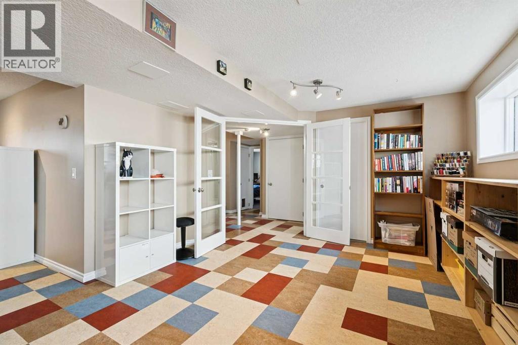 6608 Silverview Road NW, Calgary, Alberta  T3B 3L6 - Photo 25 - A2305940
