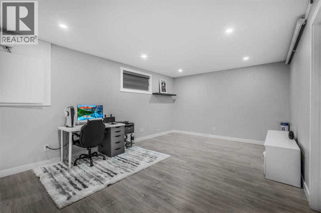 31 Saddleback Way Ne, Calgary, Alberta  T3J 4K4 - Photo 37 - A2307045