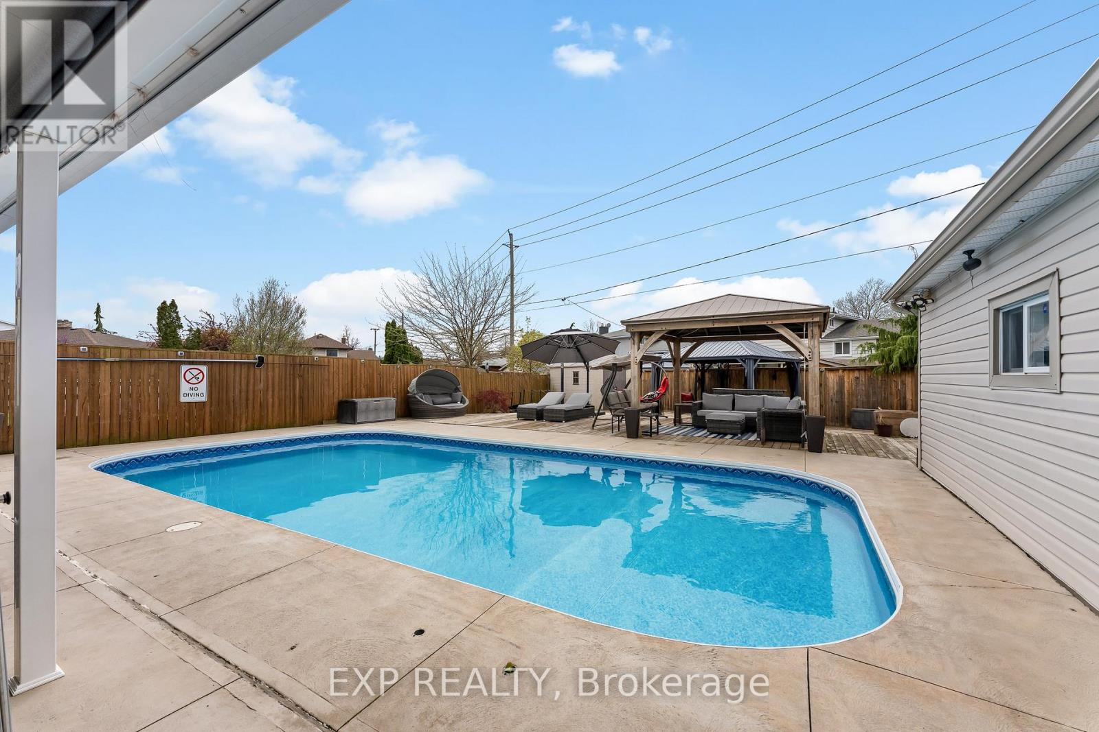 64 Carriage Road, St. Catharines (Secord Woods), Ontario  L2P 1T1 - Photo 11 - X13082194