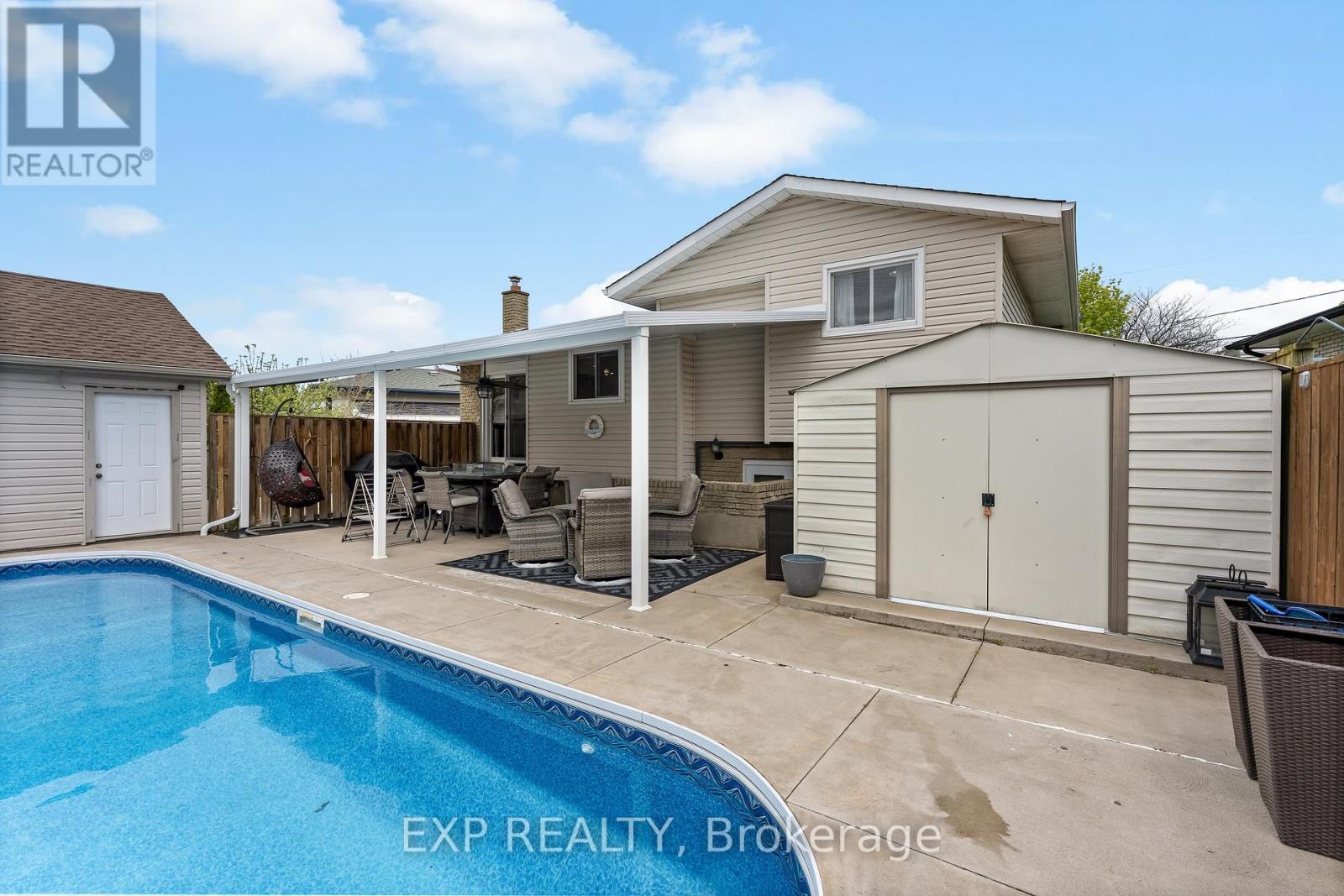 64 Carriage Road, St. Catharines (Secord Woods), Ontario  L2P 1T1 - Photo 13 - X13082194