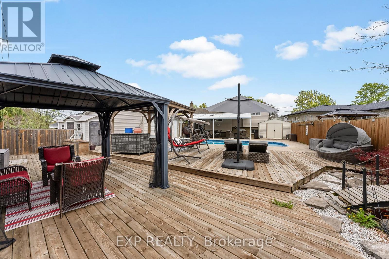 64 Carriage Road, St. Catharines (Secord Woods), Ontario  L2P 1T1 - Photo 18 - X13082194