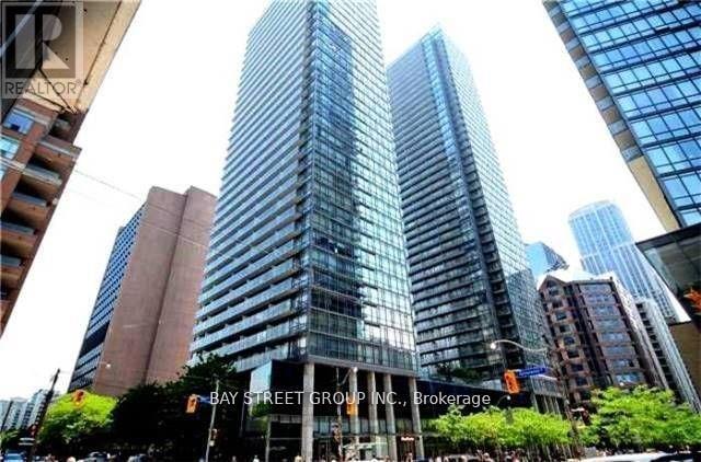 605 - 37 GROSVENOR STREET, Toronto, Ontario