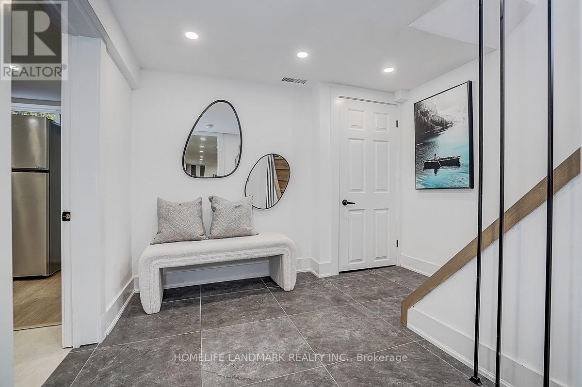 Lower 1 - 304 Kerswell Drive, Richmond Hill, Ontario  L4C 2X2 - Photo 3 - N13082224