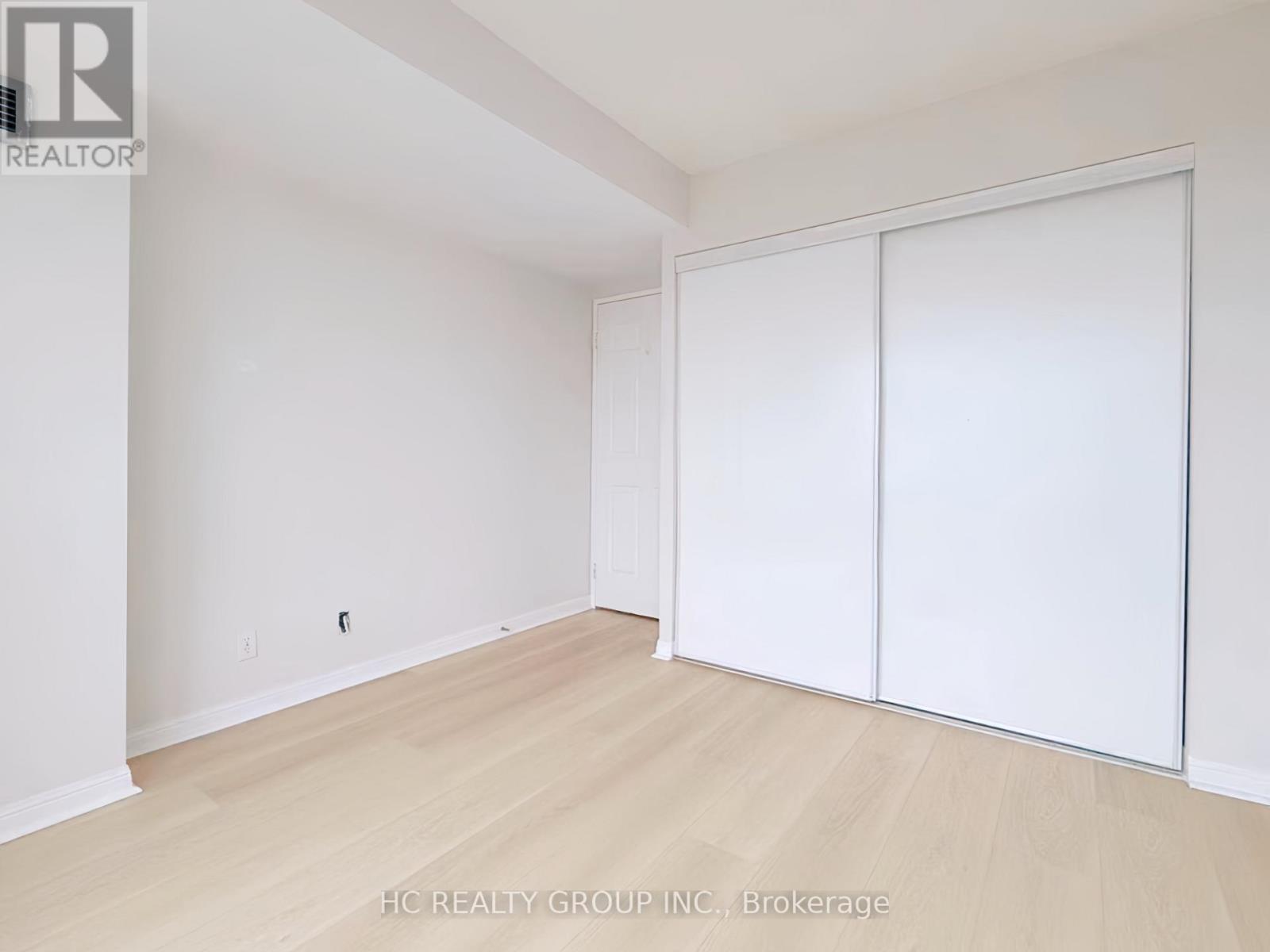 2205 - 11 Lee Centre Drive, Toronto, Ontario  M1H 3J5 - Photo 8 - E13045484
