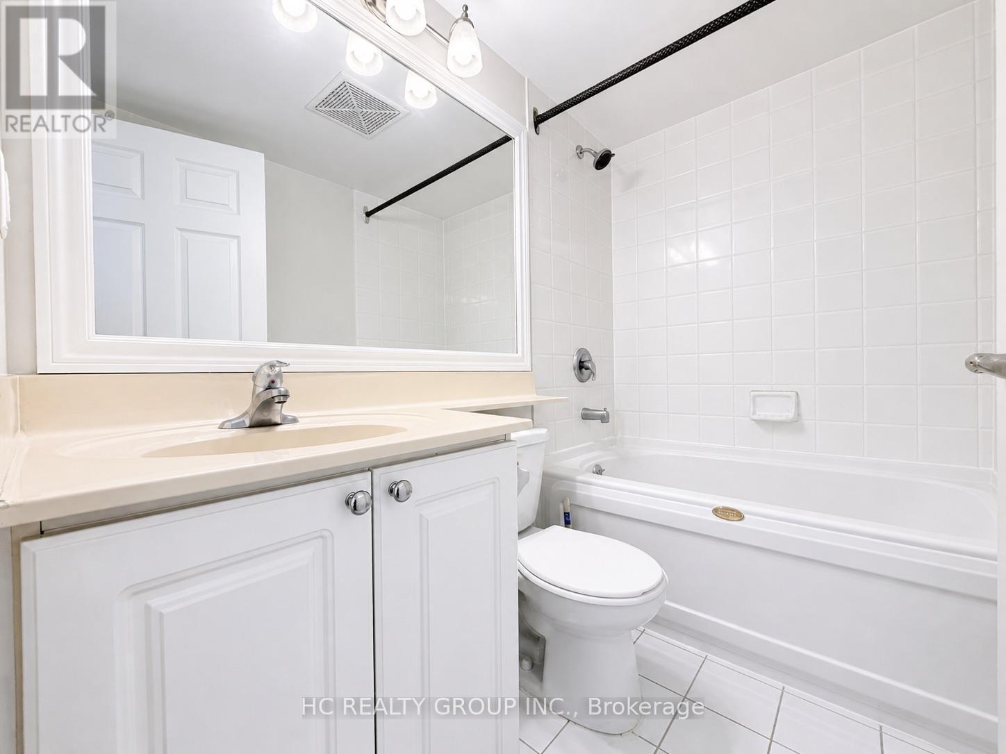 2205 - 11 Lee Centre Drive, Toronto, Ontario  M1H 3J5 - Photo 11 - E13045484