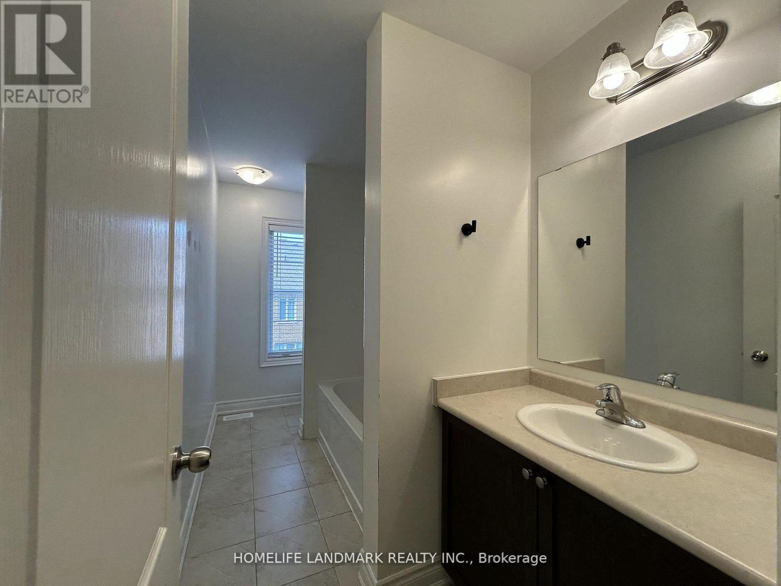 3 Temple Manor Road, Brampton, Ontario  L6Y 6C5 - Photo 28 - W13082188