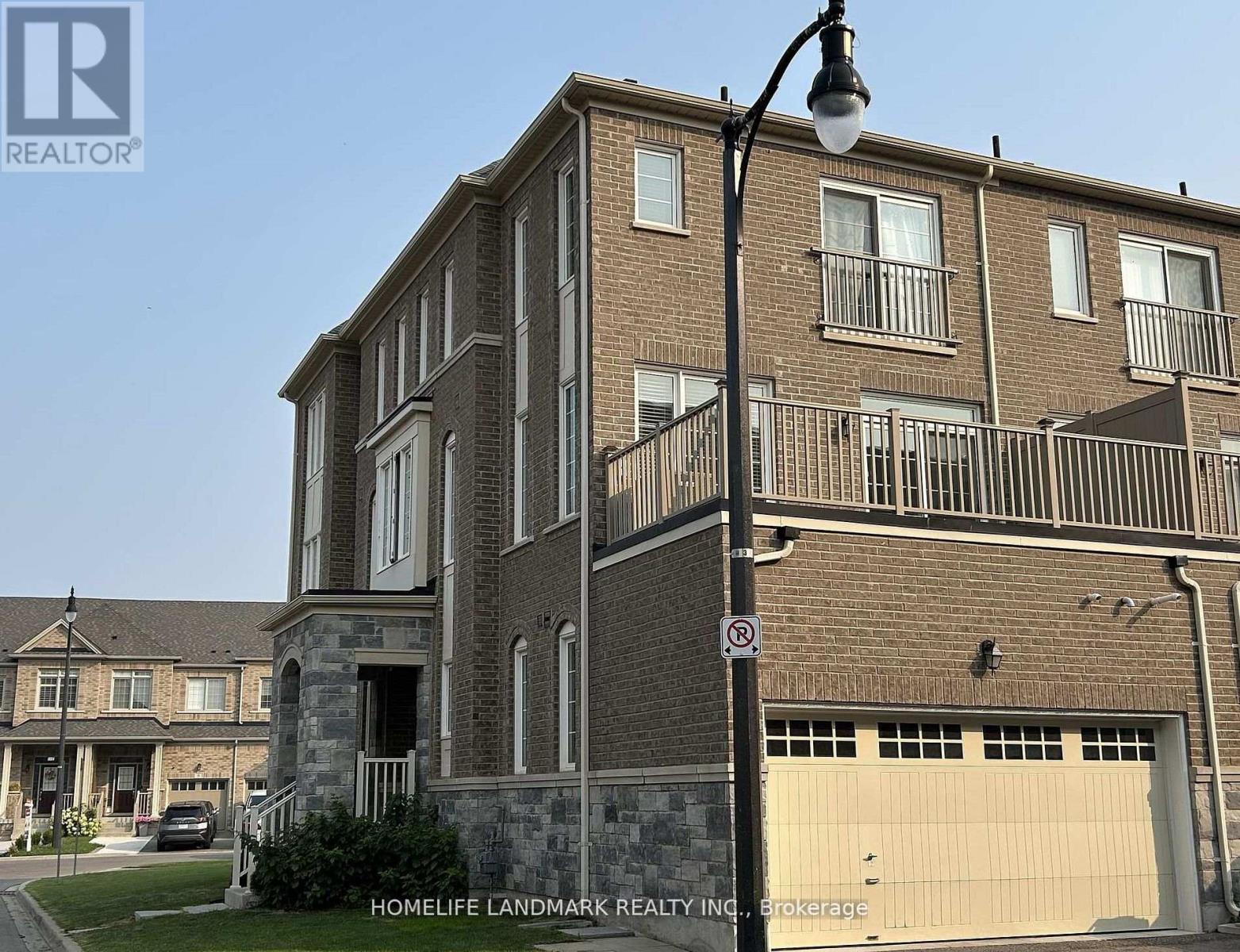 3 Temple Manor Road, Brampton, Ontario  L6Y 6C5 - Photo 3 - W13082188