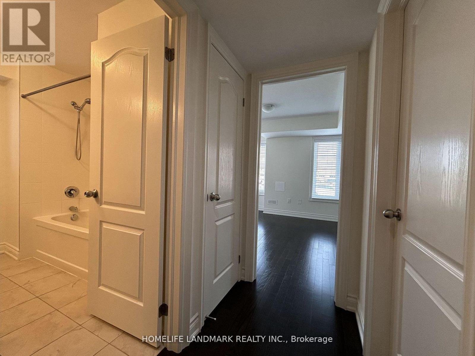 3 Temple Manor Road, Brampton, Ontario  L6Y 6C5 - Photo 9 - W13082188
