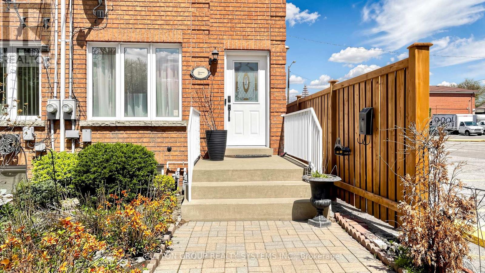 2138 Eglinton Avenue W, Toronto, Ontario  M6E 2K8 - Photo 3 - W13082198