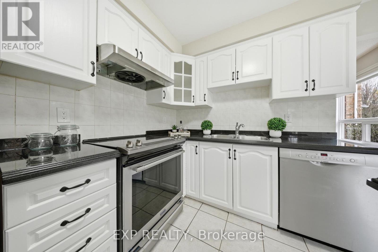 85 Professor's Lake Parkway, Brampton, Ontario  L6S 4T4 - Photo 17 - W13082238
