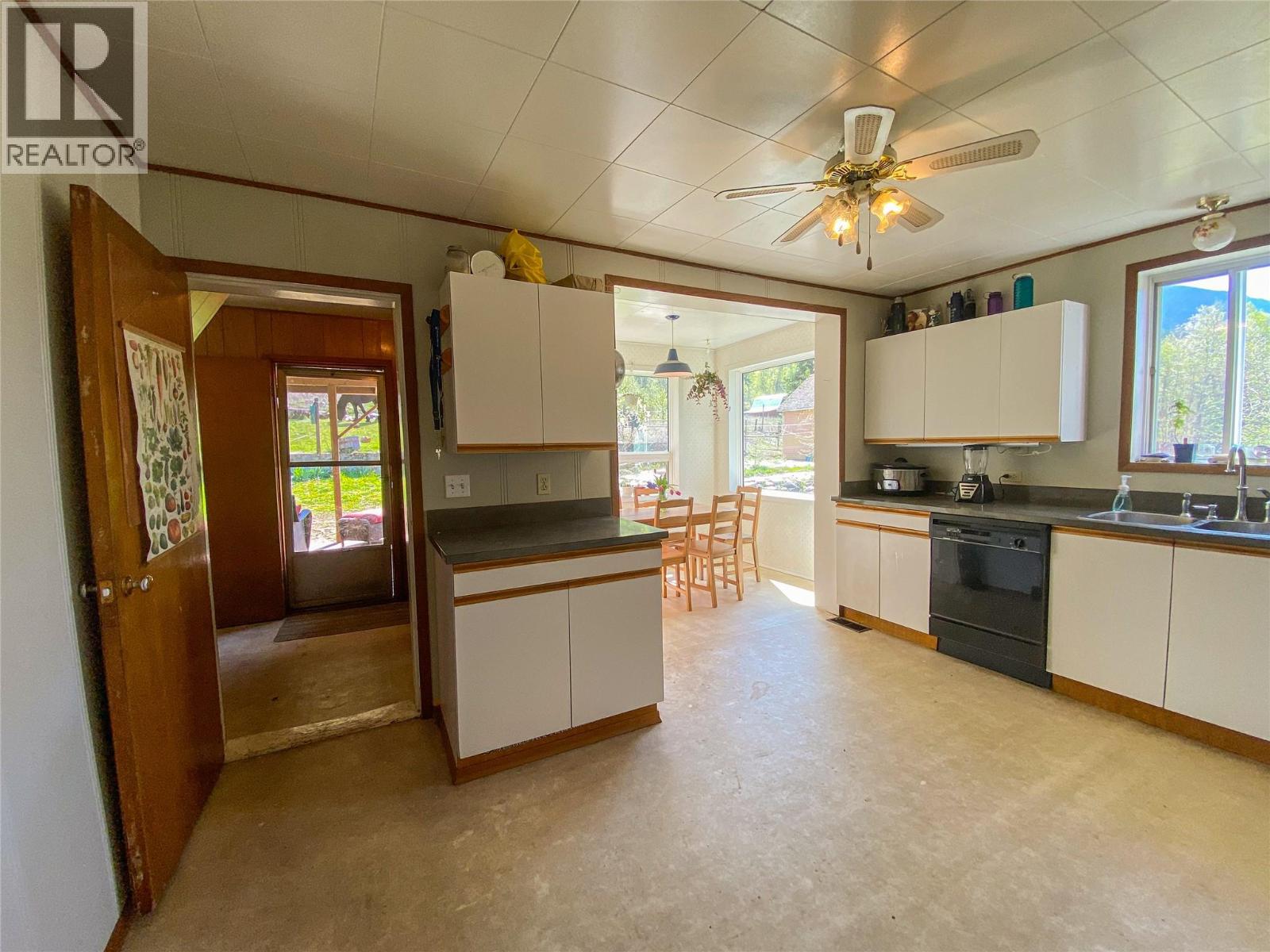 2158 Makonin Road, Glade, British Columbia  V1N 4R2 - Photo 6 - 10345121