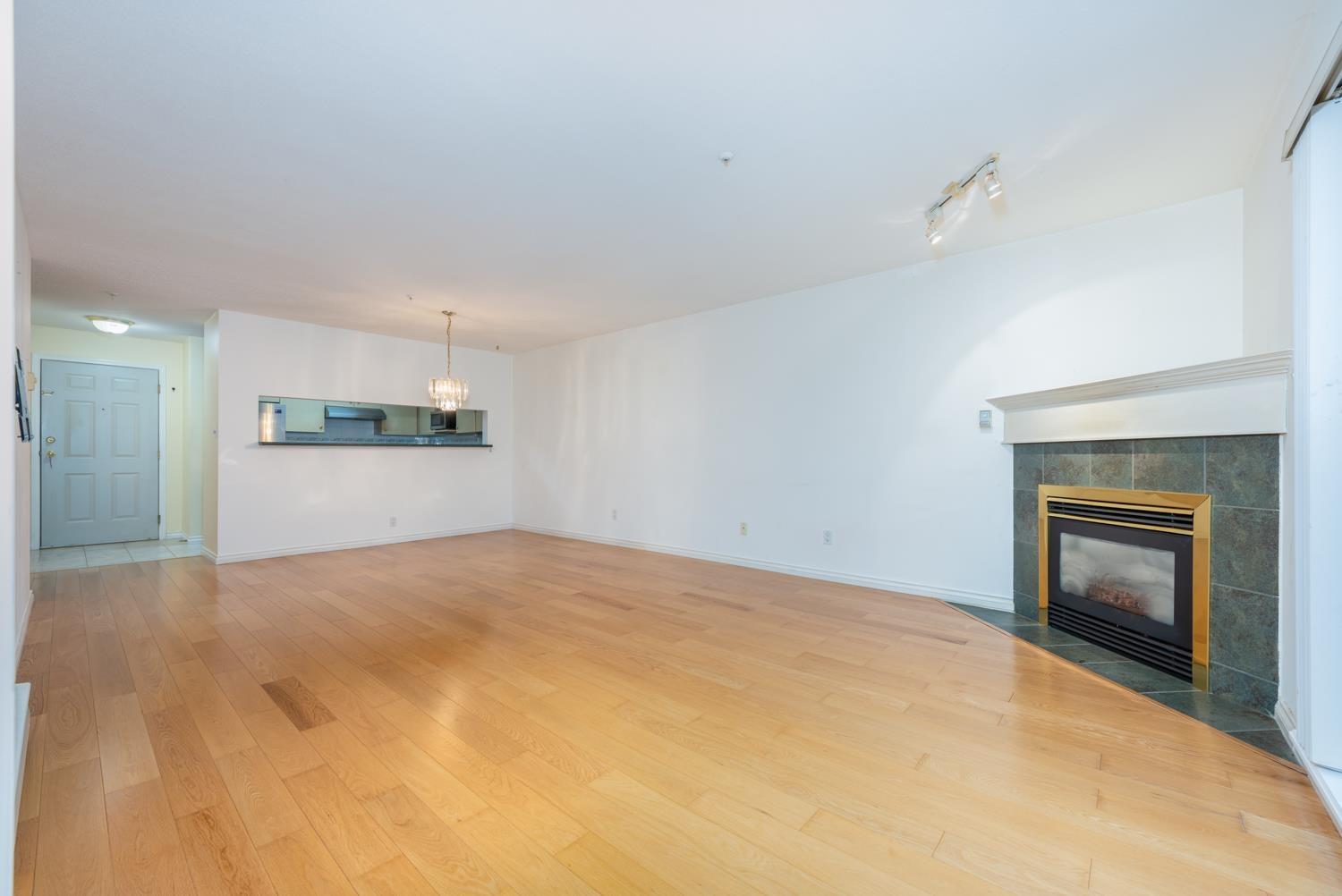 313 10128 132 Street, Surrey, British Columbia  V3T 3T5 - Photo 5 - R3119334