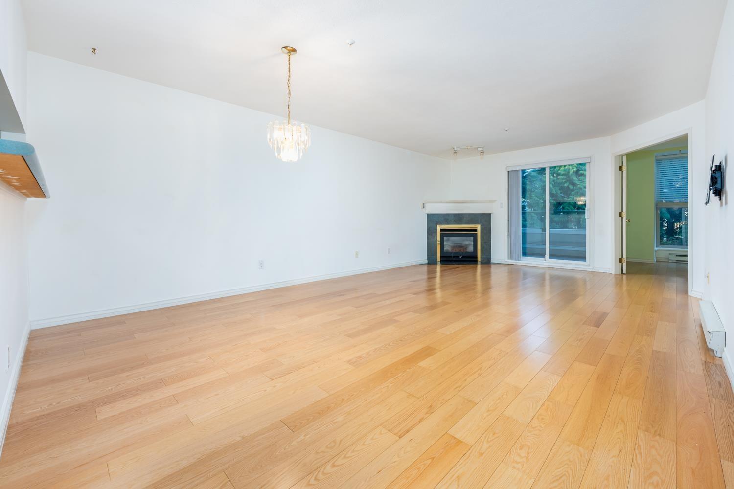 313 10128 132 Street, Surrey, British Columbia  V3T 3T5 - Photo 3 - R3119334