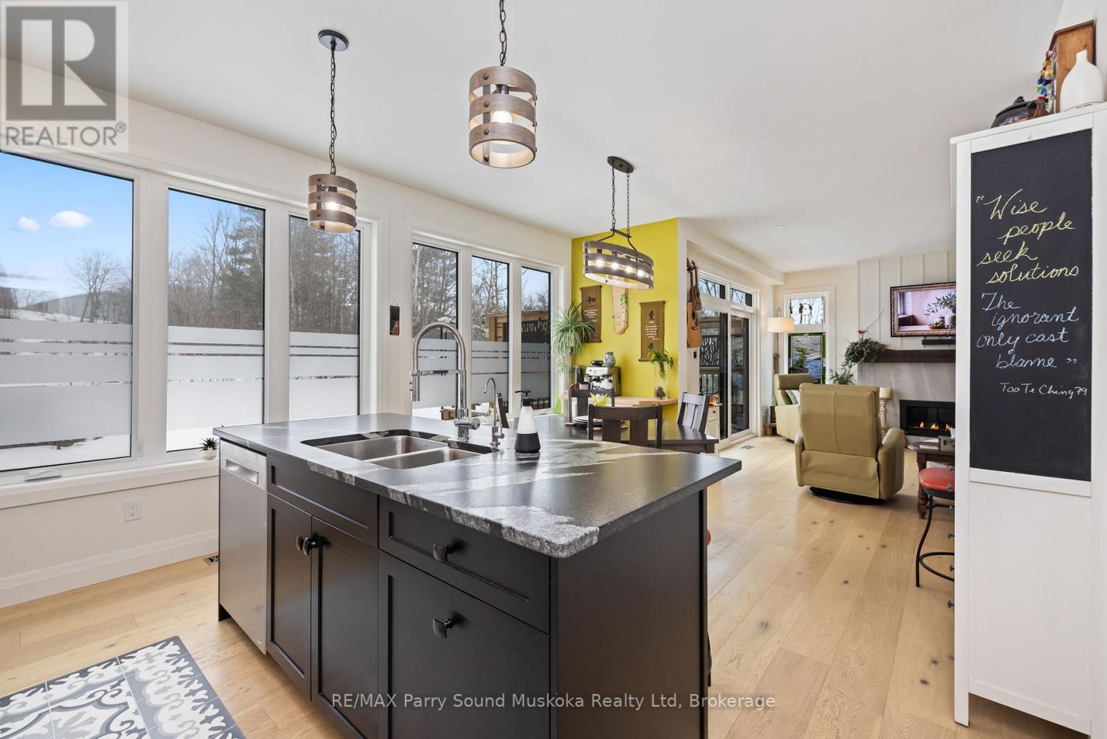 44 Dennis Drive, Parry Sound, Ontario  P2A 0E6 - Photo 4 - X12890258