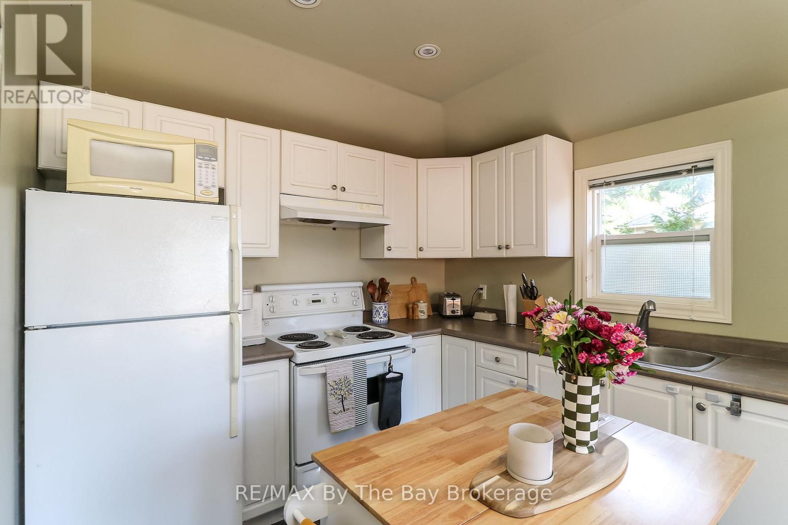 342 Coastline Drive, Wasaga Beach, Ontario  L9Z 2M4 - Photo 39 - S13082288