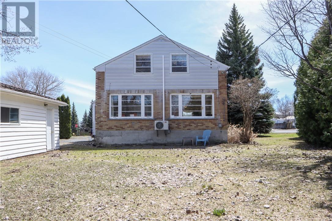 4 Diorite Street, Copper Cliff, Ontario  P0M 1N0 - Photo 56 - 2127468