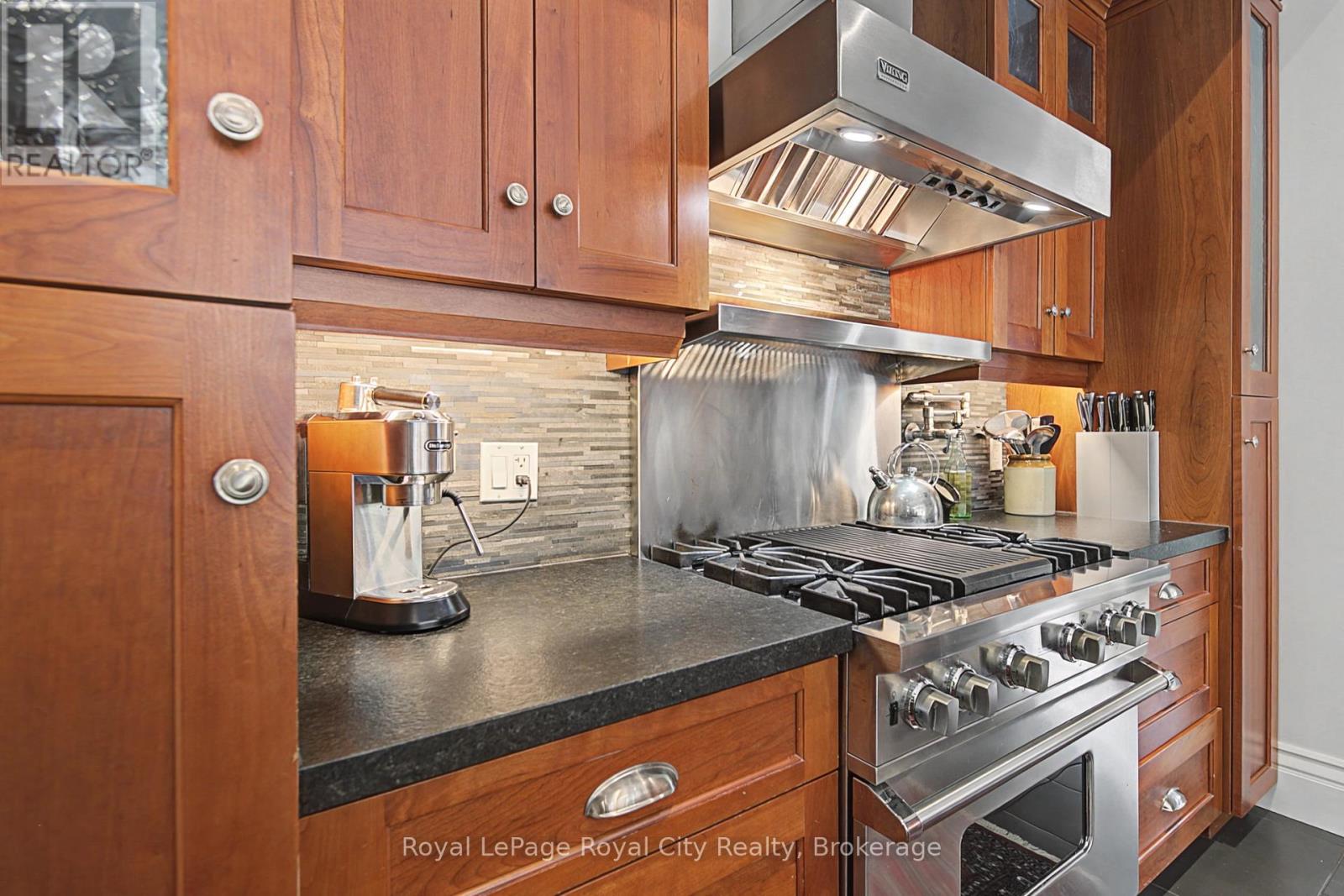 61 Cambridge Street, Guelph (Downtown), Ontario  N1H 2V1 - Photo 14 - X13082328