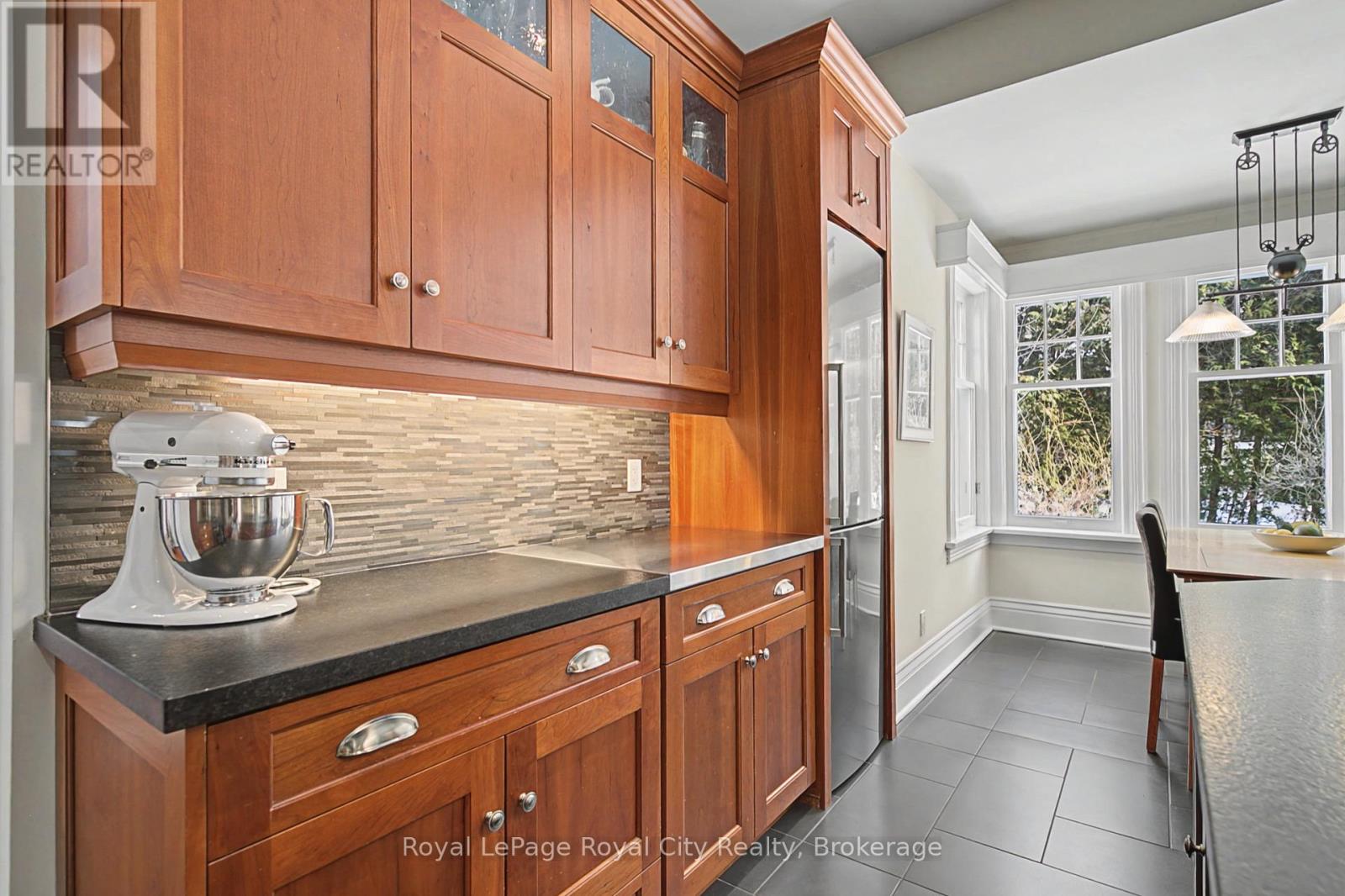 61 Cambridge Street, Guelph (Downtown), Ontario  N1H 2V1 - Photo 18 - X13082328