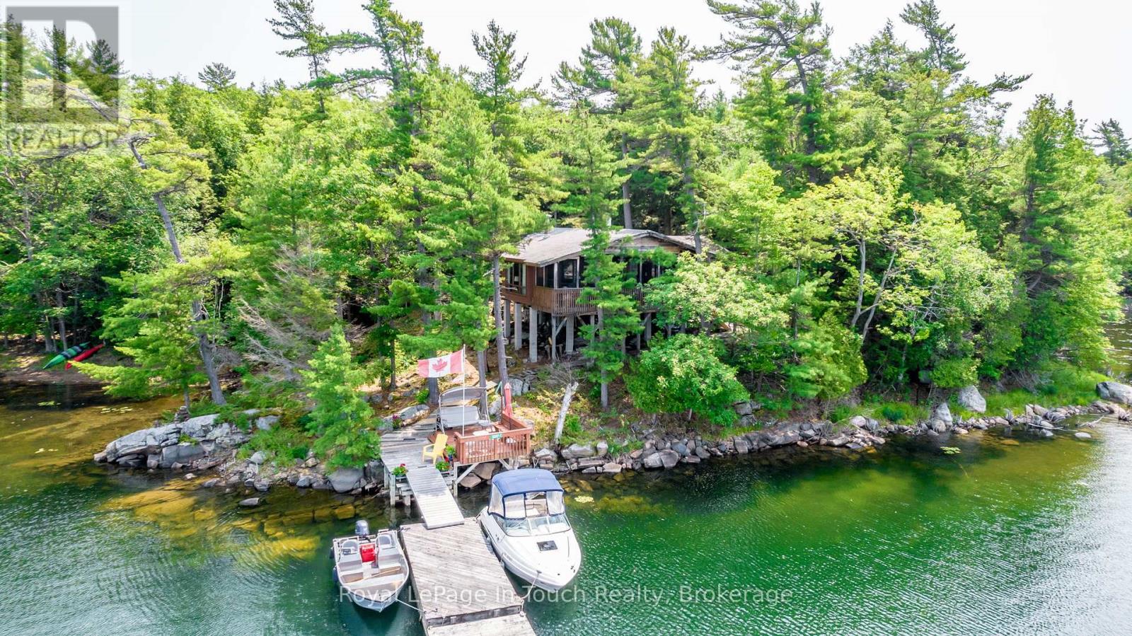 B207-7 WAHSOUNE ISLAND, the archipelago (archipelago south), Ontario