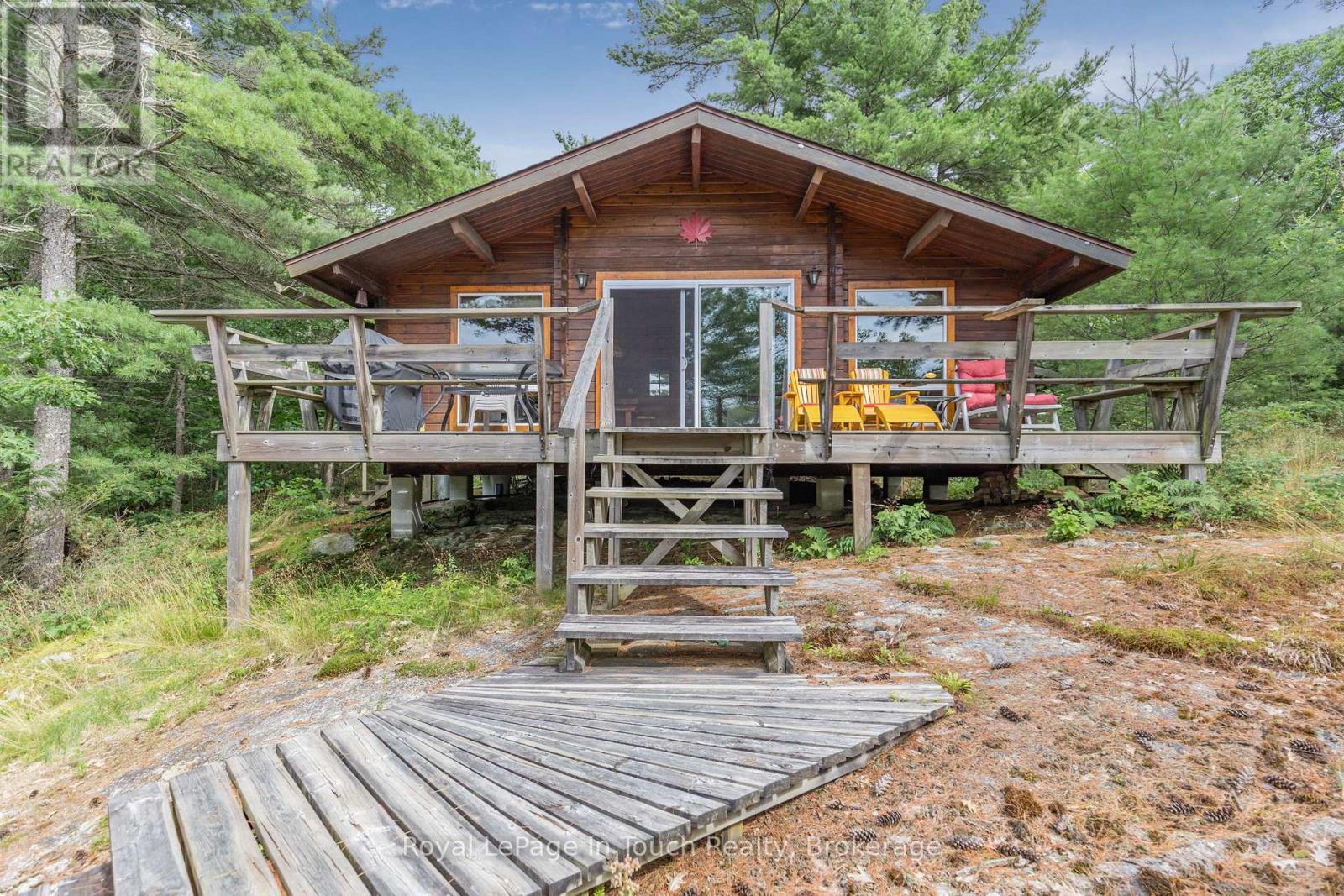B207-10 WAHSOUNE ISLAND, the archipelago (archipelago south), Ontario
