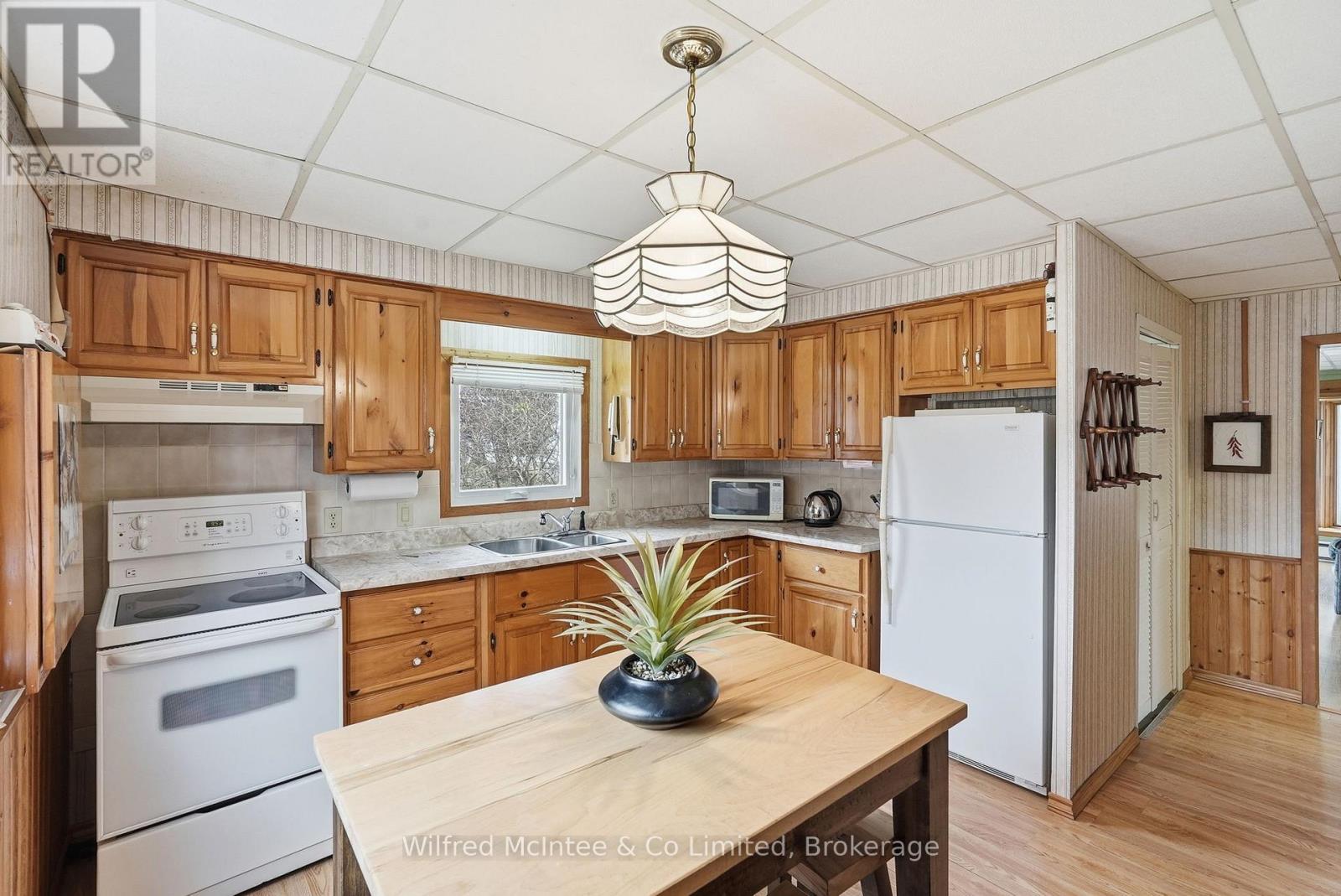 23 Fenton Drive, Saugeen Shores, Ontario  N0H 2C6 - Photo 17 - X13082352