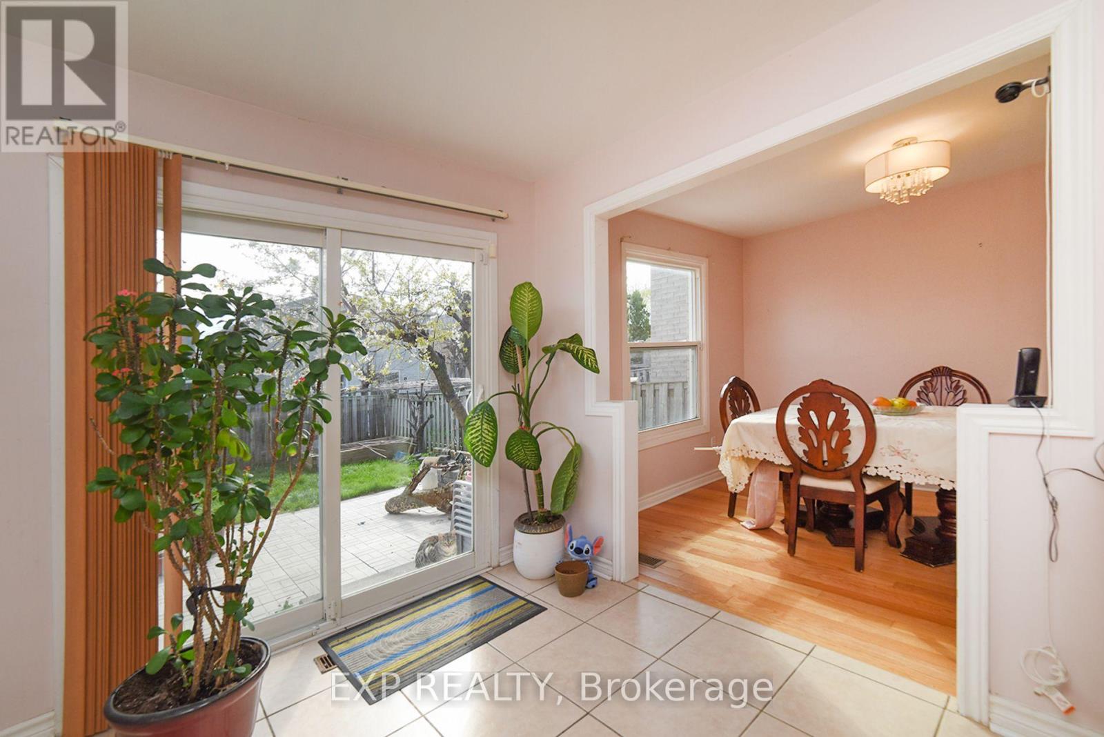 75 Dairis Crescent, Markham, Ontario  L3S 1T4 - Photo 12 - N13076308