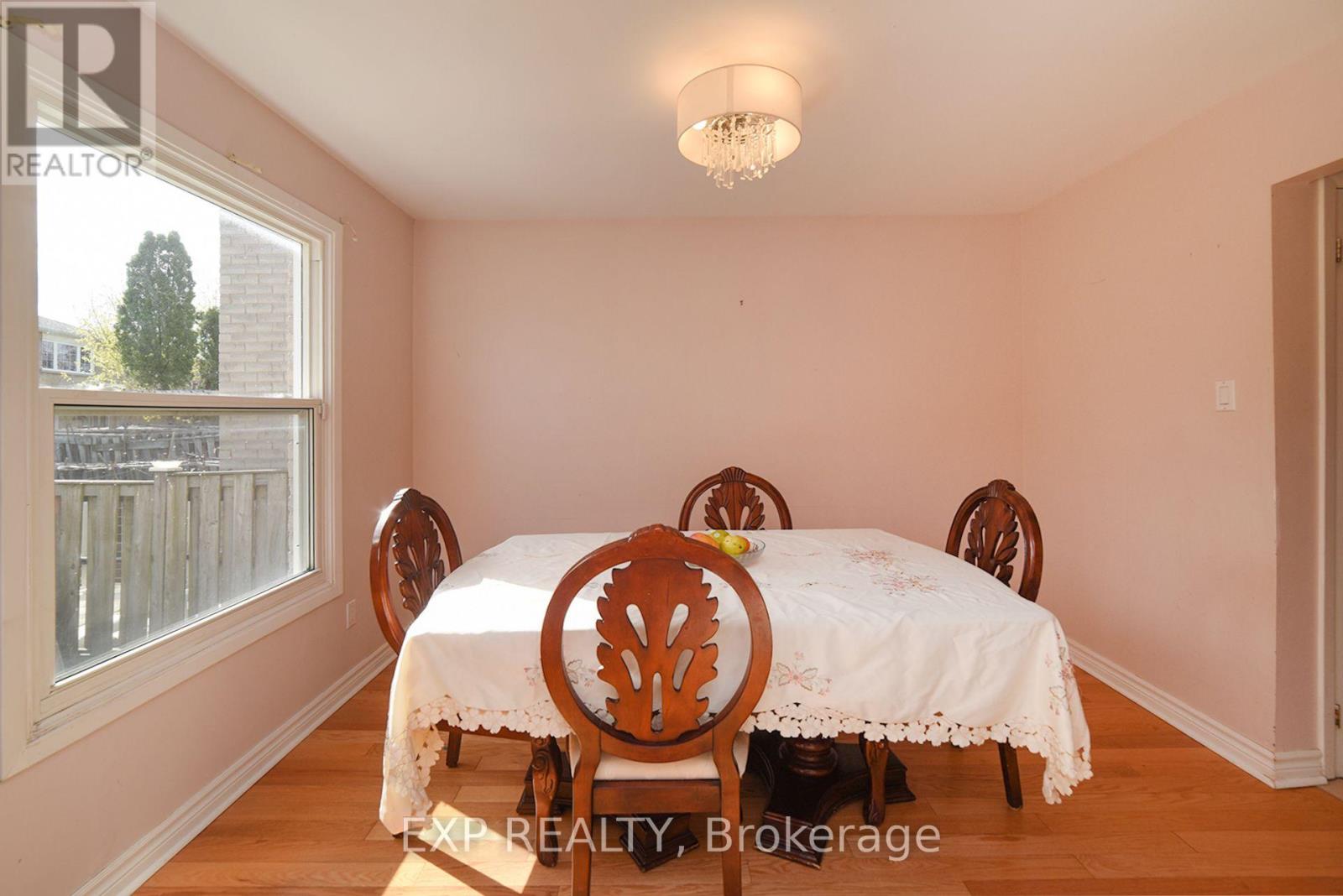 75 Dairis Crescent, Markham, Ontario  L3S 1T4 - Photo 10 - N13076308