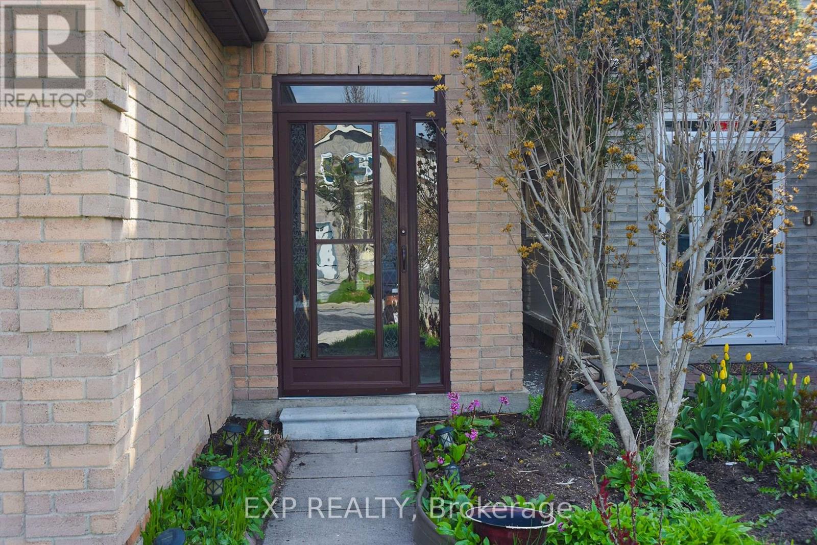 75 Dairis Crescent, Markham, Ontario  L3S 1T4 - Photo 2 - N13076308