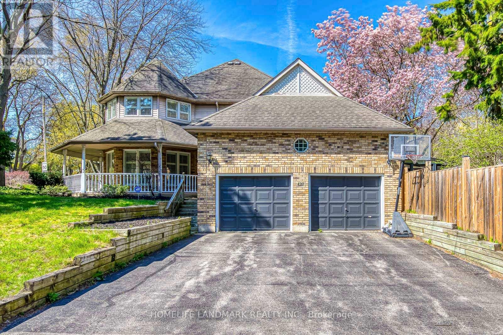 427 CAIRNCROFT ROAD, Oakville, Ontario