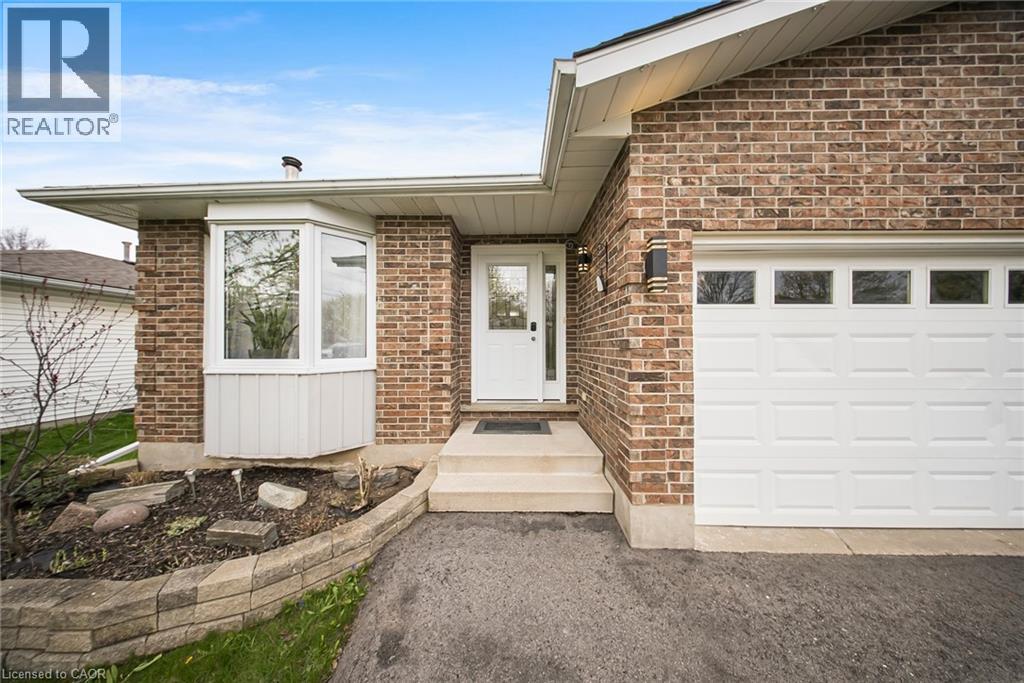 276 Biehn Drive, Kitchener, Ontario  N2R 1B2 - Photo 3 - 40824259