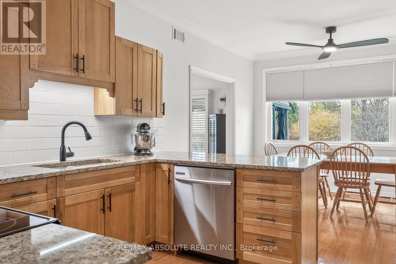 1801 Rocklane Drive, Ottawa, Ontario  K2W 1B5 - Photo 17 - X13065390
