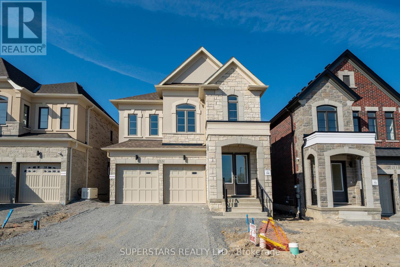 215 Archerhill Circle, Aurora, Ontario  L4G 4E2 - Photo 1 - N13082140